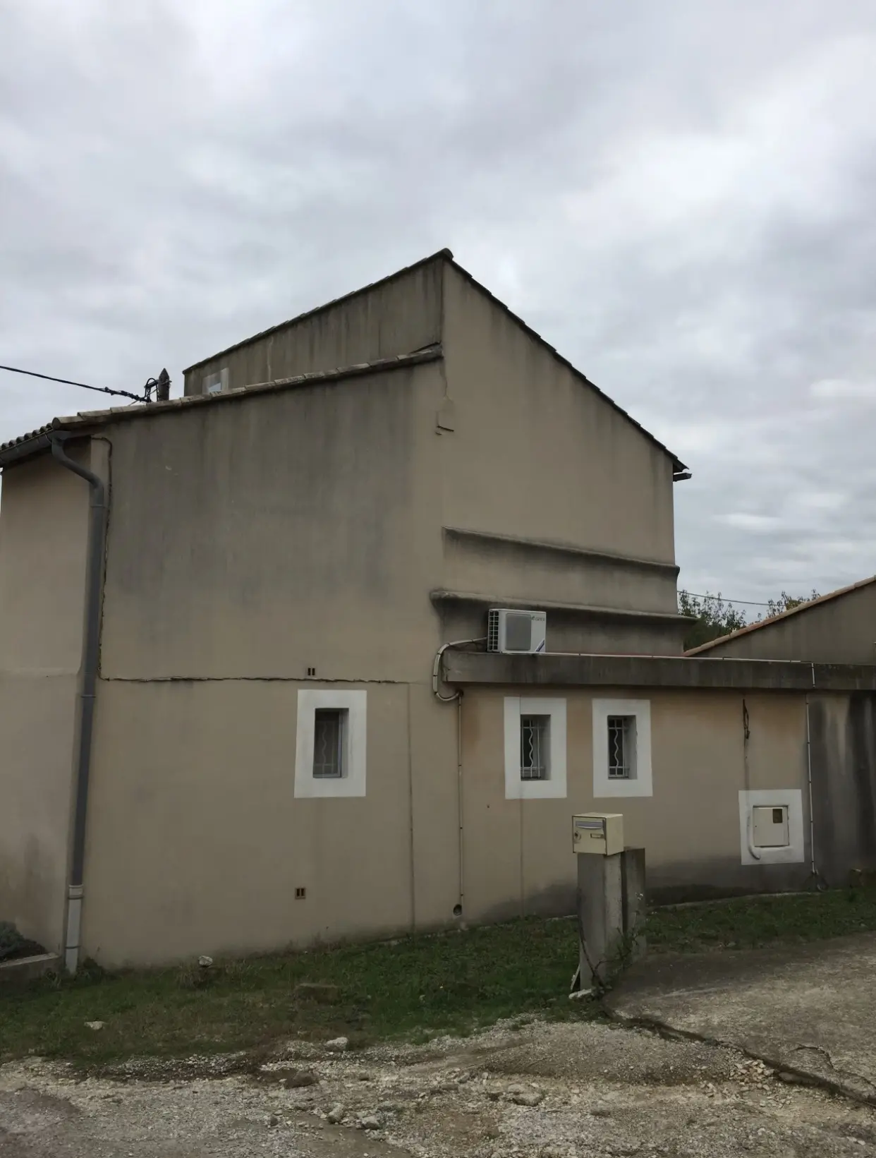 Façade avant remise en peinture