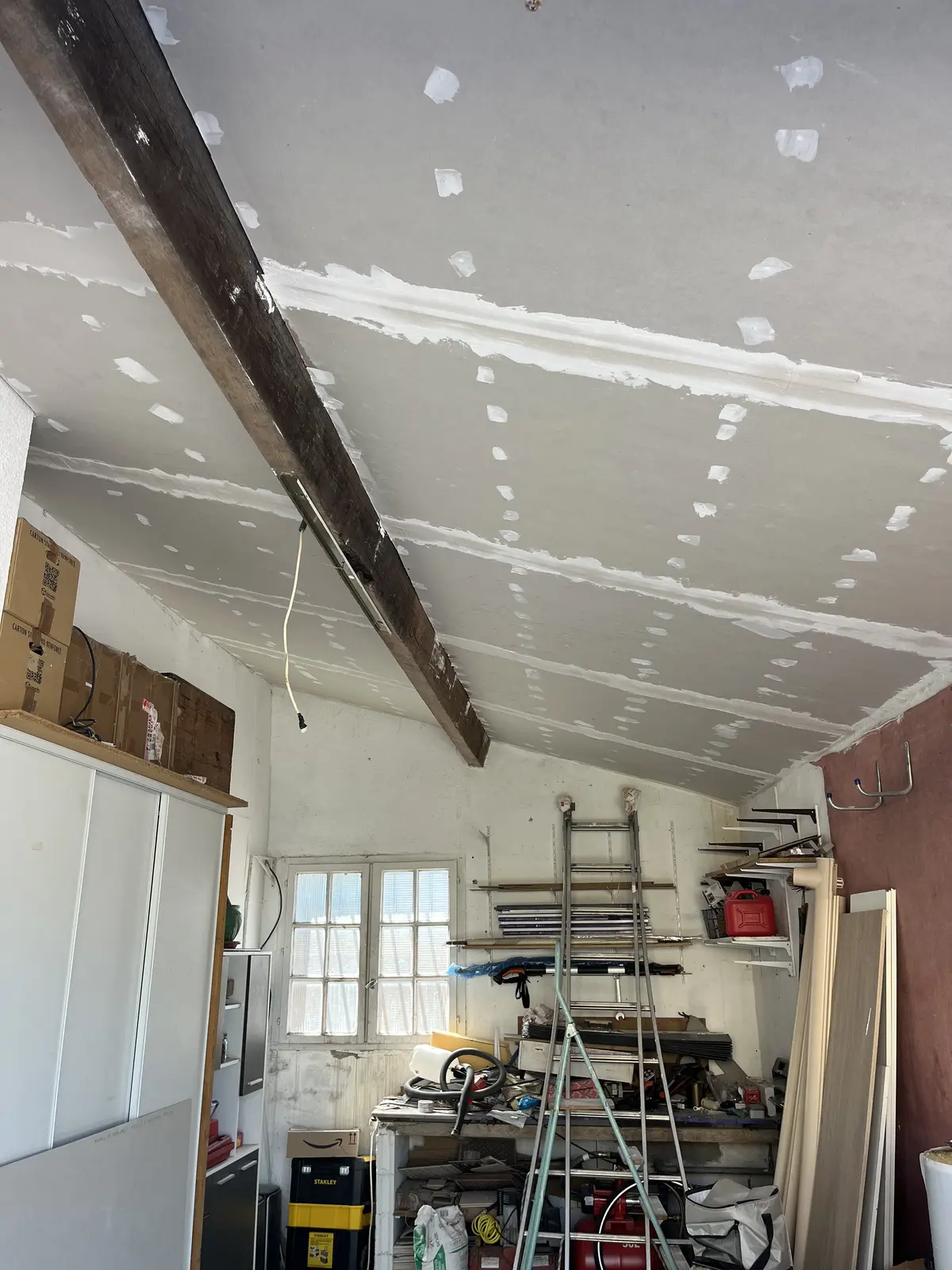 Finitions des joints du plafond